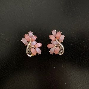 Vintage pink pearlescent clip on earrings